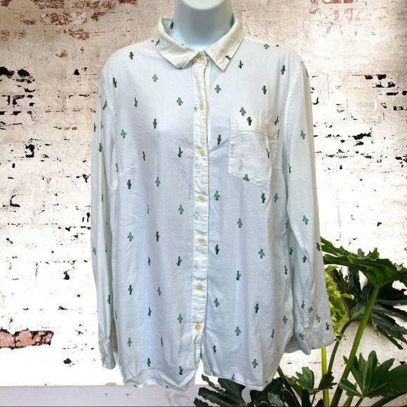 Old Navy Tops - Old NAVY White Cactus Print Button down Size L